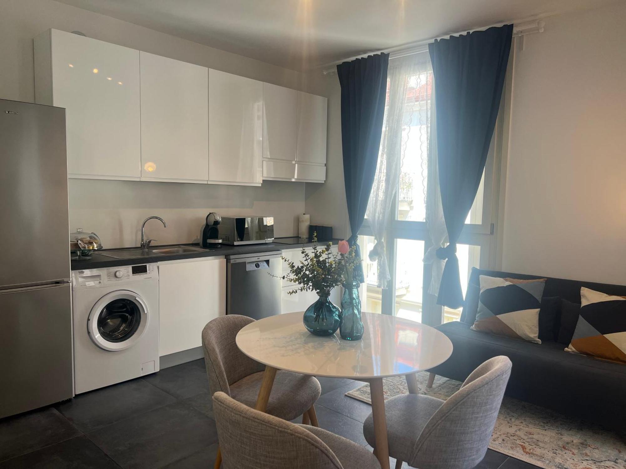 Regina Milano In Melegnano - Wifi, Breakfast Box And Terrace Apartment Exterior foto